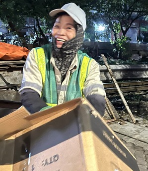 Gồng mình mưu sinh trong đêm lạnh