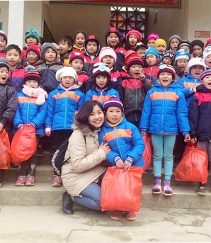 Cô giáo Hà Nội và câu nói "ở lại trong tim đến tận bây giờ" của em bé vùng cao