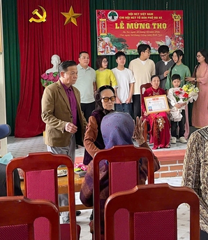 Ninh Bình: Cụ bà 80 tuổi không được nhận Giấy Mừng thọ, gia đình nghi do mâu thuẫn cá nhân