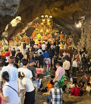 Biến tướng lễ hội: Sự lệch pha giữa niềm tin và cách tổ chức