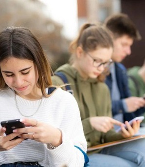 Tây Ban Nha trở thành quốc gia châu Âu đầu tiên cấm mạng xã hội với trẻ dưới 16 tuổi