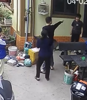 Công an Bắc Ninh xác minh clip phụ huynh xông vào nhà tát liên tiếp vào mặt nam sinh