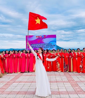 Phụ nữ cả nước sôi nổi bước vào "Tuần lễ Áo dài" 2026