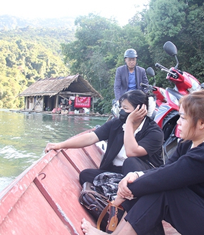 Cô giáo mầm non kiên trì bám trường, bám bản trên "ốc đảo" Nhôn Mai