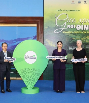 "Gieo xanh nơi đỉnh mây": Tôn vinh vai trò phụ nữ vùng cao trong phát triển bền vững