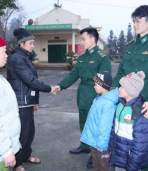 Ấm tình "con nuôi Đồn Biên phòng"