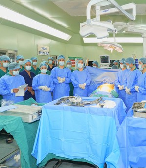 8 cuộc đời được hồi sinh từ 1 quyết định đầy nhân văn