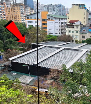 Bị yêu cầu tháo dỡ, sân pickleball và chợ tạm trên "đất vàng" ở Hà Nội vẫn hoạt động