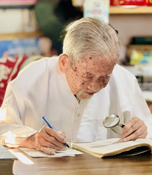 Nhà nghiên cứu 106 tuổi Nguyễn Đình Tư: "Phụ nữ Việt Nam anh hùng trên chiến trận, vĩ đại trong đời thường"