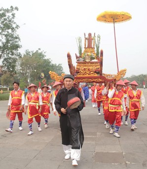 Hung Kings Commemoration Day - a sacred return to the roots