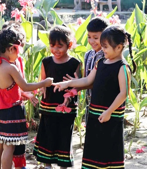 Để bữa cơm nơi lưng núi không còn nỗi lo "thực phẩm mù mờ"