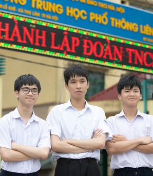 Hà Nội: Điểm chung của 4 học sinh có thành tích khủng ở lớp học "trường làng"