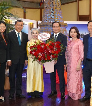 Bác sĩ Khuất Thị Hải Oanh: Y học có thể cứu người bằng sự tôn trọng và lòng nhân ái