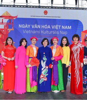 Mặt trận Tổ quốc Việt Nam - Cầu nối với cộng đồng người Việt xa xứ