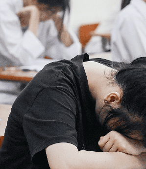 Áp lực thi vào lớp 10: Đừng biến một kỳ thi thành "phán quyết số phận"