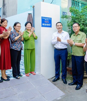 Thành phố nghĩa tình nhìn từ những việc làm nhân văn
