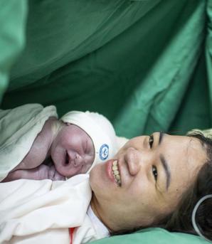 Tiếng khóc đầu đời và cuộc chạy đua ngăn virus viêm gan B