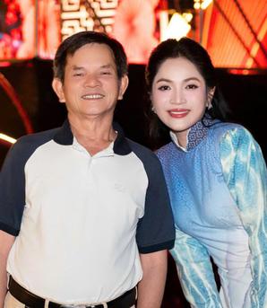 Diễn đàn tháng 8: Ca sĩ Duyên Quỳnh càng trân trọng thời gian bên cha sau biến cố của gia đình