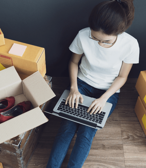 Gánh nặng lớn cho môi trường từ "cơn lốc" mua hàng online