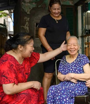 Xóa bỏ vòng luẩn quẩn lao động không công của phụ nữ trong xã hội già hóa