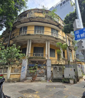 Biệt thự Pháp cổ "ngự trên đất vàng" Hà Nội bỏ hoang, chờ ngày cải tạo