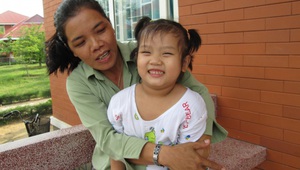 Thiêng liêng “tình mẫu tử” ở mái nhà chung của những trẻ kém may mắn