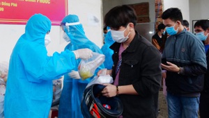 Những suất ăn 0 đồng ấm lòng đồng bào hồi hương
