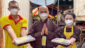 Tình thân ái, nghĩa đồng bào san sẻ khó khăn với người dân trong mùa dịch