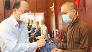 50 tình nguyện viên Phật giáo xung phong vào tuyến đầu chống dịch