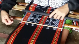Hồi sinh và phát huy nghề dệt thổ cẩm của dân tộc Cơ Tu