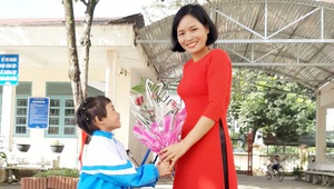Cô giáo vùng cao vượt khó để dạy online cho học sinh trong mùa dịch