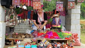 Trải nghiệm đi chợ vùng cao trong kỳ nghỉ lễ