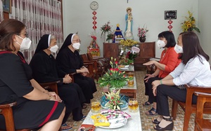 Hội LHPN TPHCM thăm và chúc mừng các cơ sở tôn giáo nhân dịp Giáng sinh 
