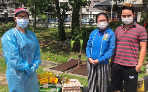 Nữ y sĩ vượt trăm cây số trao quà hỗ trợ người Việt ở Malaysia phòng chống dịch