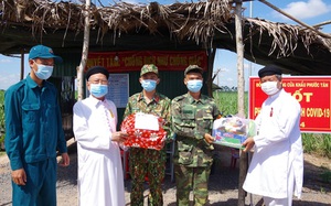 Hội thánh Cao Đài Tây Ninh chia sẻ, động viên Bộ đội Biên phòng trong chống dịch Covid-19