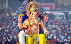 Lễ hội tôn vinh vị thần đầu voi Ganesha ở Ấn Độ