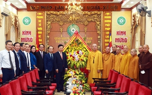 Phó Thủ tướng Thường trực Phạm Bình Minh chúc mừng Đại lễ Phật đản 