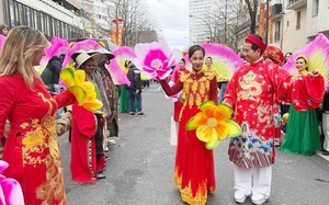 Văn hóa Việt ghi dấu ấn tại lễ diễu hành Tết Âm lịch lớn nhất nước Pháp