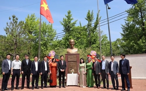 President Ho Chi Minh honoured in RoK on 136th birth anniversary
