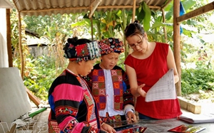 Hand embroidery brings higher incomes for women in mountainous areas