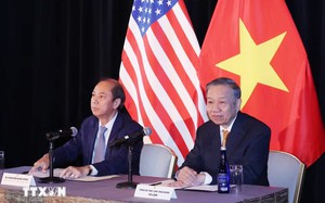 Video: Top leader meets Vietnamese experts, intellectuals in US