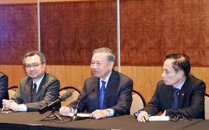 Top leader calls for greater contribution from Vietnamese experts in Canada
