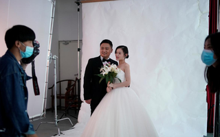 Nhiều người Trung Quốc kêu trời vì tốn tiền mừng trong “tuần lễ vàng” của mùa cưới