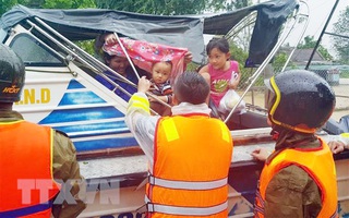 Hà Tĩnh: Huyện Hương Khê khẩn trương sơ tán dân ra khỏi vùng nguy hiểm
