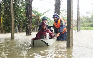 Hà Tĩnh: Khẩn cấp sơ tán hơn 45.000 người dân đi tránh lũ