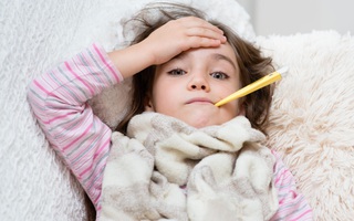 Ảnh hưởng của bệnh cảm cúm tới trẻ nhỏ và trẻ sơ sinh nguy hiểm thế nào?