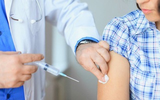 Trước khi tiêm vaccine phòng cúm, có cần khám sàng lọc không?