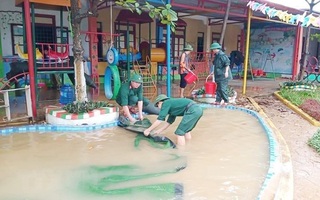 Quảng Bình: Người dân khẩn trương khắc phục hậu quả mưa lũ