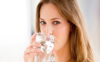 Những người bị bệnh viêm xoang có nên uống nước đá không?