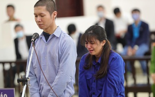 Vụ bạo hành bé gái 3 tuổi đến tử vong: Chồng bị tuyên án tử hình, vợ quỳ khóc xin mẹ đề nghị giảm án
